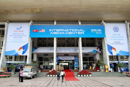 Thứ trưởng Ngoại giao trả lời câu hỏi về việc di chuyển của đoàn Chủ tịch Kim Jong-un Thứ trưởng Ngoại giao trả lời câu hỏi về việc di chuyển của đoàn Chủ tịch Kim Jong-un