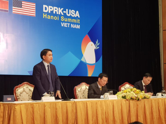 Thứ trưởng Ngoại giao trả lời câu hỏi về việc di chuyển của đoàn Chủ tịch Kim Jong-un