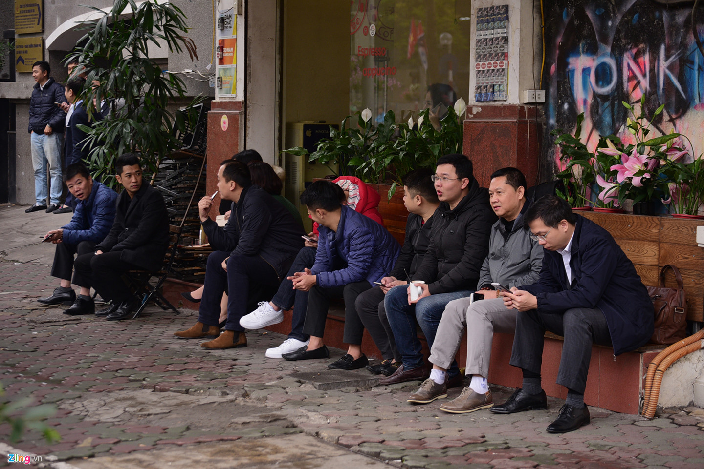 Video ảnh: Người dân chào đón ông Kim Jong Un trên các tuyến phố Hà Nội