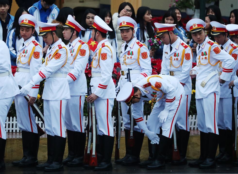 Hình ảnh ông Kim Jong Un lần đầu xuất hiện tại Việt Nam qua ống kính phóng viên quốc tế