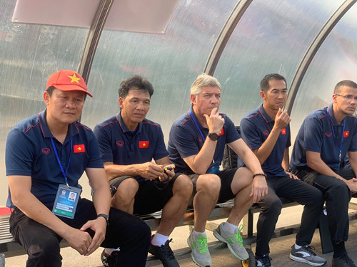 U.22 Việt Nam lần đầu đá đội hình kiểu thầy Park
