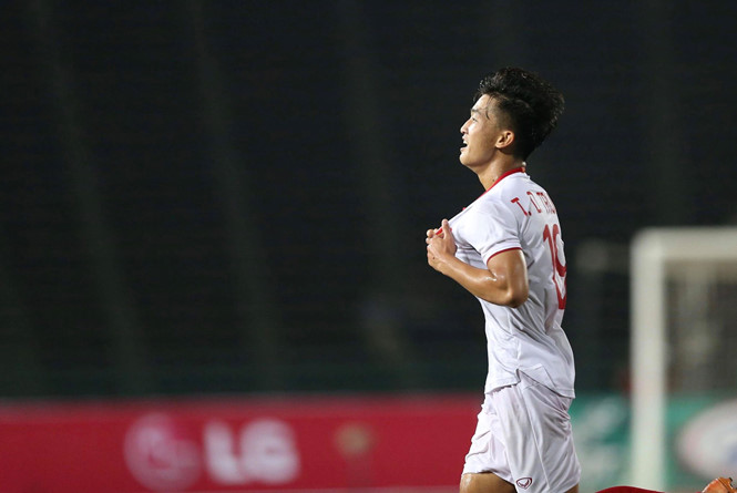 U.22 Việt Nam lần đầu đá đội hình kiểu thầy Park