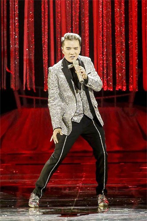 Sự đáng sợ của Đàm Vĩnh Hưng suốt 20 năm qua là gì?