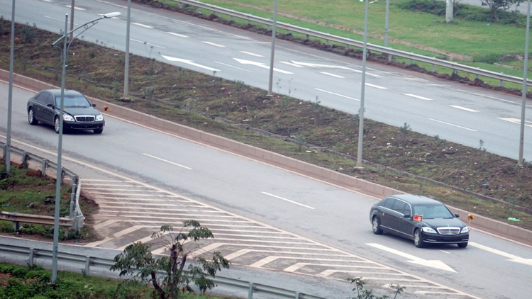 Maybach 62S - limousine quý tộc hộ tống Kim Jong-un