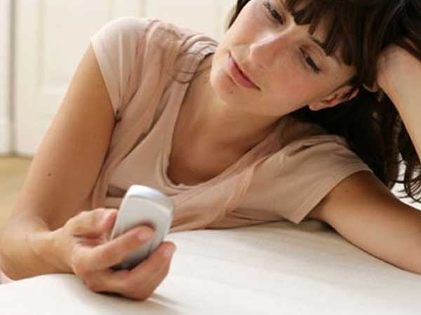 Bạn trai nói chưa quên người cũ nhưng không muốn chấm dứt với tôi