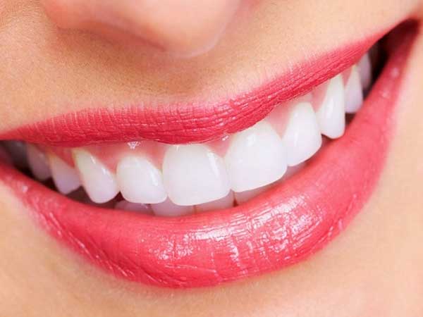 Nhìn tướng răng đàn bà, biết ngay mệnh ngậm thìa vàng hay túng quẫn, khổ cực 1 đời