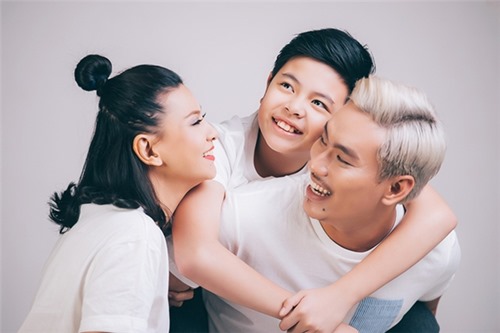 Cát Phượng nhắn nhủ Kiều Minh Tuấn nhân ngày sinh nhật: Không ai nói trước được điều gì. Chỉ biết hiện tại, chúng tôi thật sự tay vẫn còn trong tay