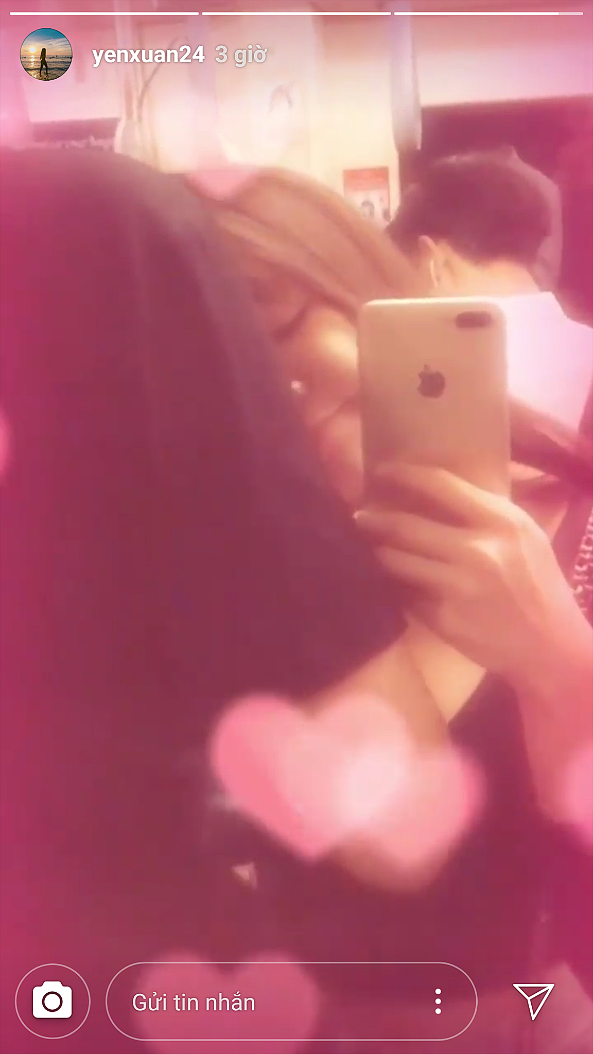 Yến Xuân dạo này ở Thái còn nhiều hơn Việt Nam, chẳng ngại đăng ảnh có bóng Lâm Tây rõ mồn một