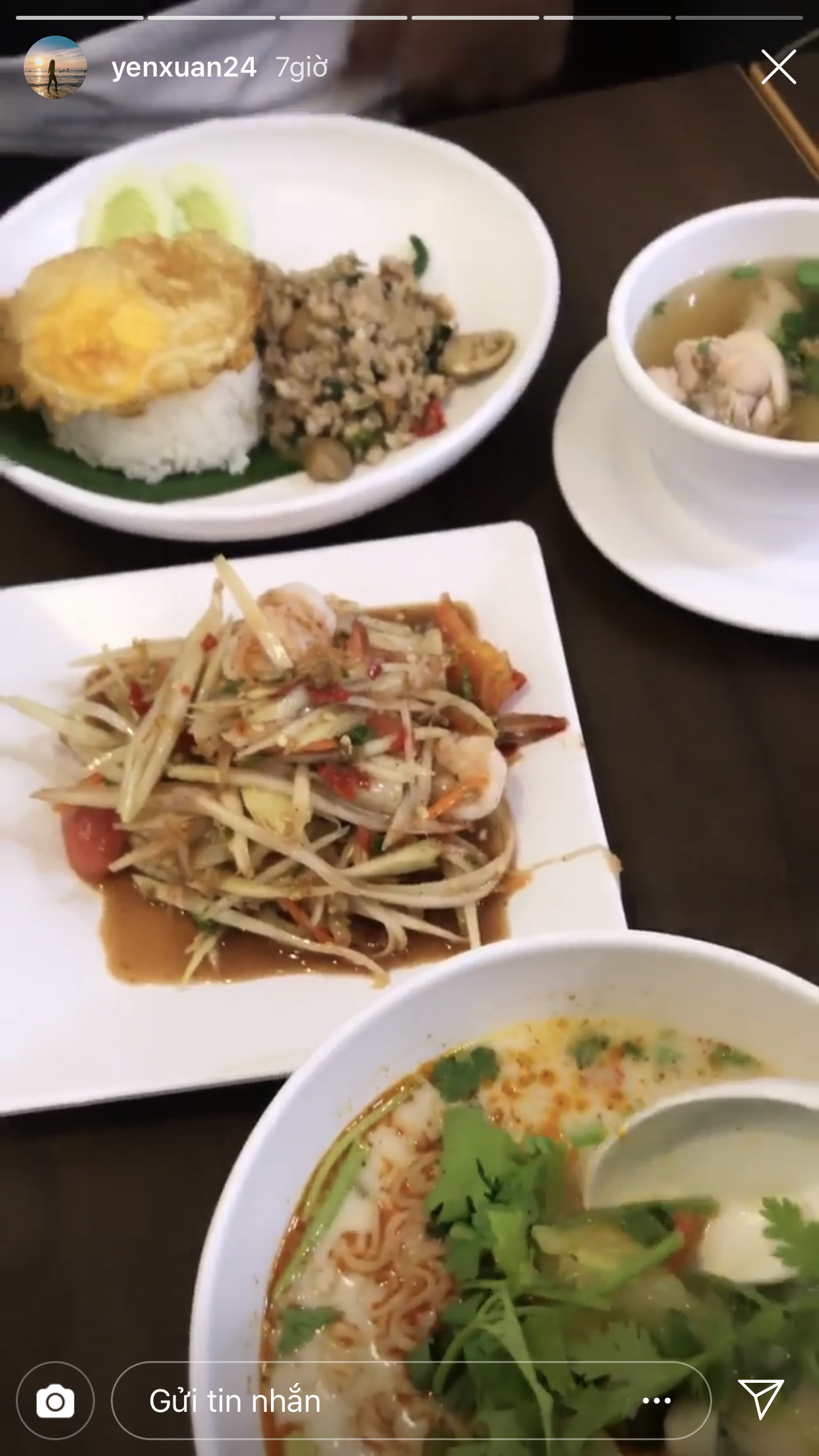 Yến Xuân dạo này ở Thái còn nhiều hơn Việt Nam, chẳng ngại đăng ảnh có bóng Lâm Tây rõ mồn một