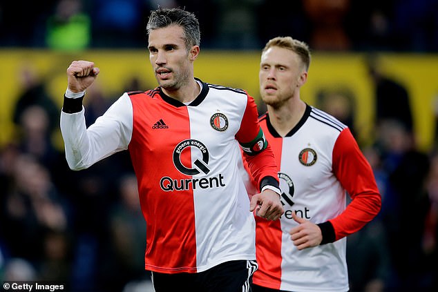 Van Persie cán mốc khủng ở tuổi 36