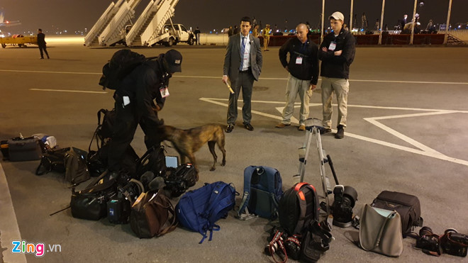 Tổng thống Trump cảm ơn Việt Nam sau khi đặt chân tới Hà Nội