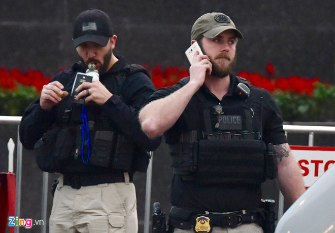 Tổng thống Trump cảm ơn Việt Nam sau khi đặt chân tới Hà Nội