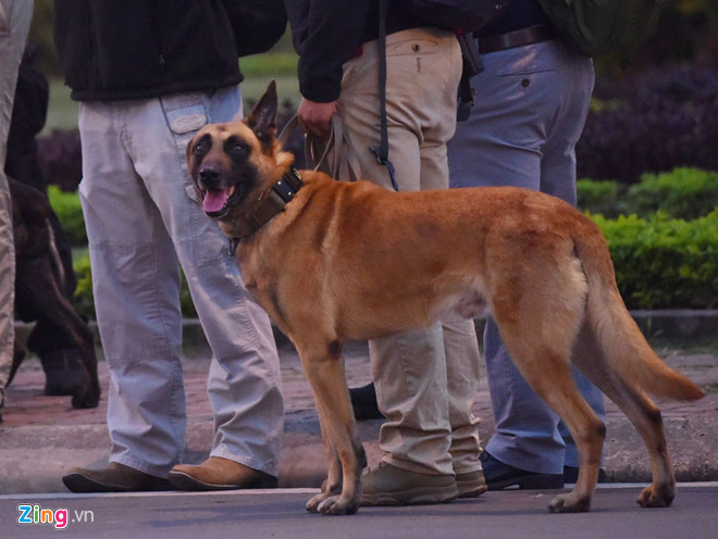 Tổng thống Trump cảm ơn Việt Nam sau khi đặt chân tới Hà Nội