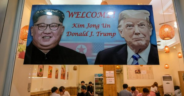 Tổng thống Trump cảm ơn Việt Nam sau khi đặt chân tới Hà Nội