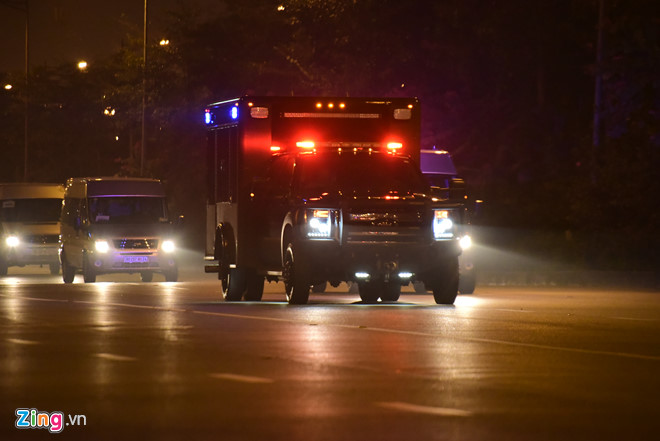 Tổng thống Trump cảm ơn Việt Nam sau khi đặt chân tới Hà Nội