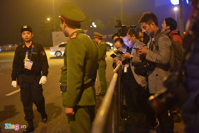 Tổng thống Trump cảm ơn Việt Nam sau khi đặt chân tới Hà Nội