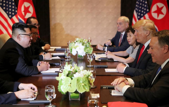 Tổng thống Trump cảm ơn Việt Nam sau khi đặt chân tới Hà Nội