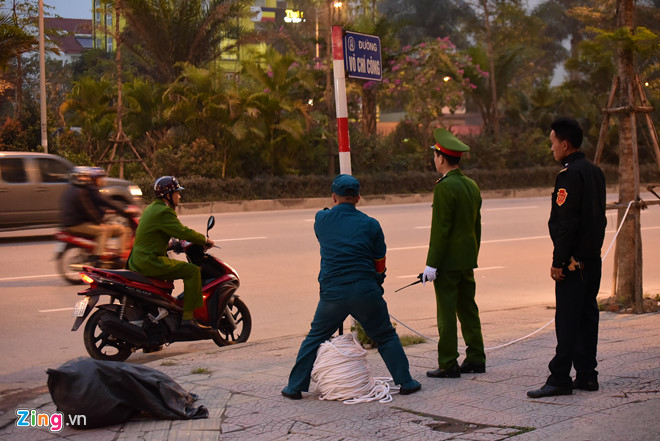 Tổng thống Trump cảm ơn Việt Nam sau khi đặt chân tới Hà Nội