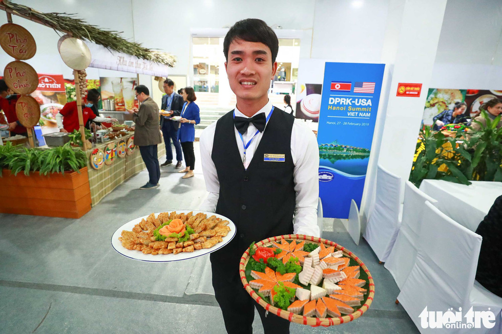 Việt Nam mở đại yến 40 món đãi 3.500 nhà báo