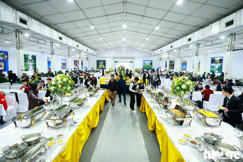 Việt Nam mở đại yến 40 món đãi 3.500 nhà báo