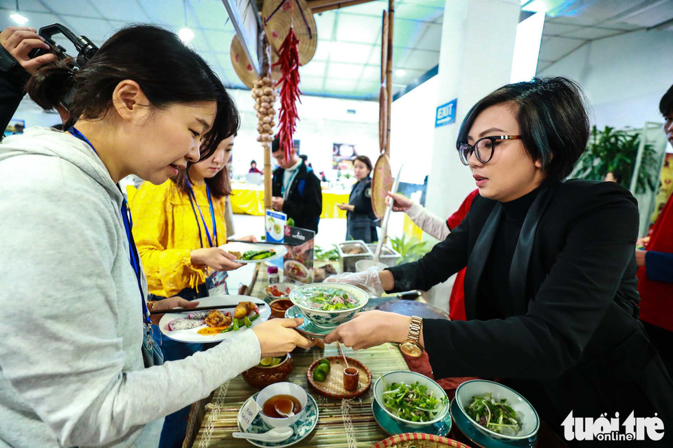 Việt Nam mở đại yến 40 món đãi 3.500 nhà báo