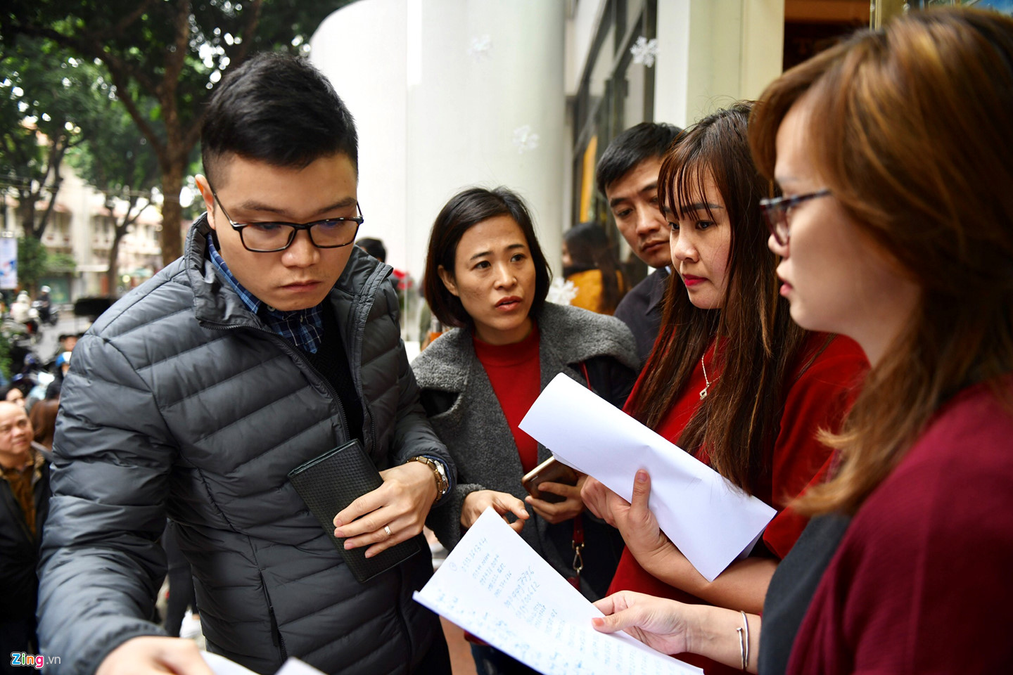 Chen chân mua đồng xu kỷ niệm thượng đỉnh Mỹ - Triều