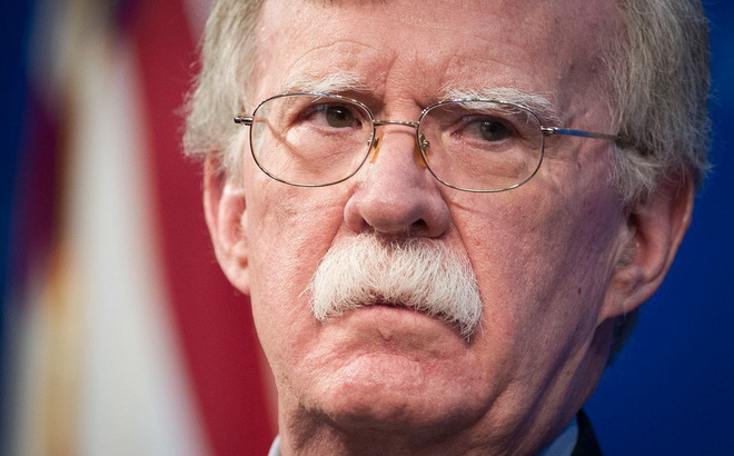 Hé lộ danh sách quan chức cùng dự ăn tối với 2 ông Trump, Kim: Người cứng rắn nhất trong phái đoàn Mỹ không được mời