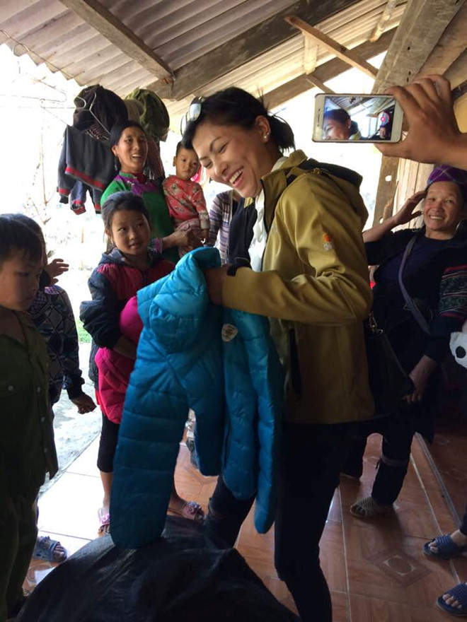 Cô bé HMông nói tiếng Anh như gió: Ngoại ngữ giúp mình đổi đời