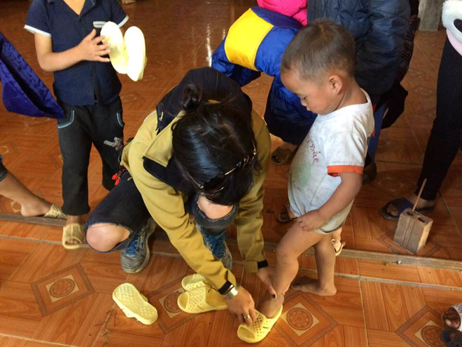 Cô bé HMông nói tiếng Anh như gió: Ngoại ngữ giúp mình đổi đời