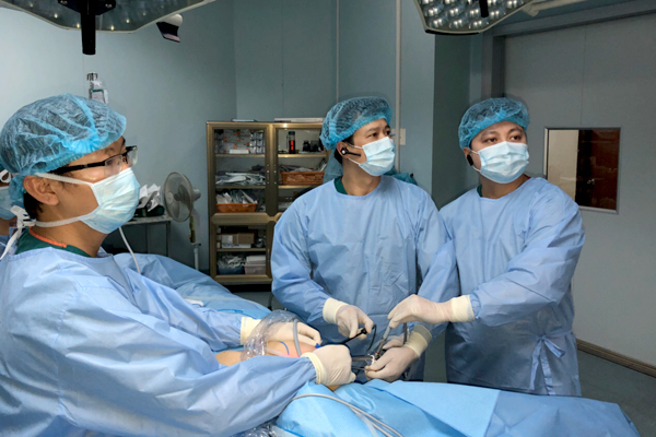 Bác sĩ Việt sáng tạo ra phương pháp mổ mới khiến thế giới tròn mắt