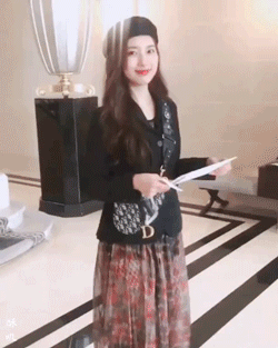 Lại duyên nợ tại show Dior: Angela Baby đen toàn tập, Suzy đụng hàng đồ cũ của đàn chị