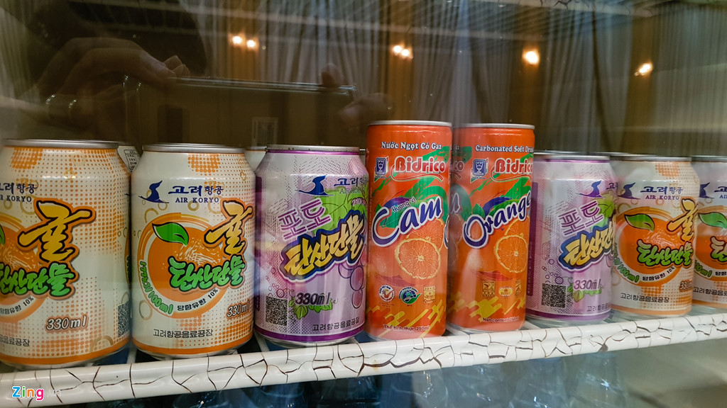 Bia Sài Gòn, nước cam Việt trong cửa hàng ở Triều Tiên
