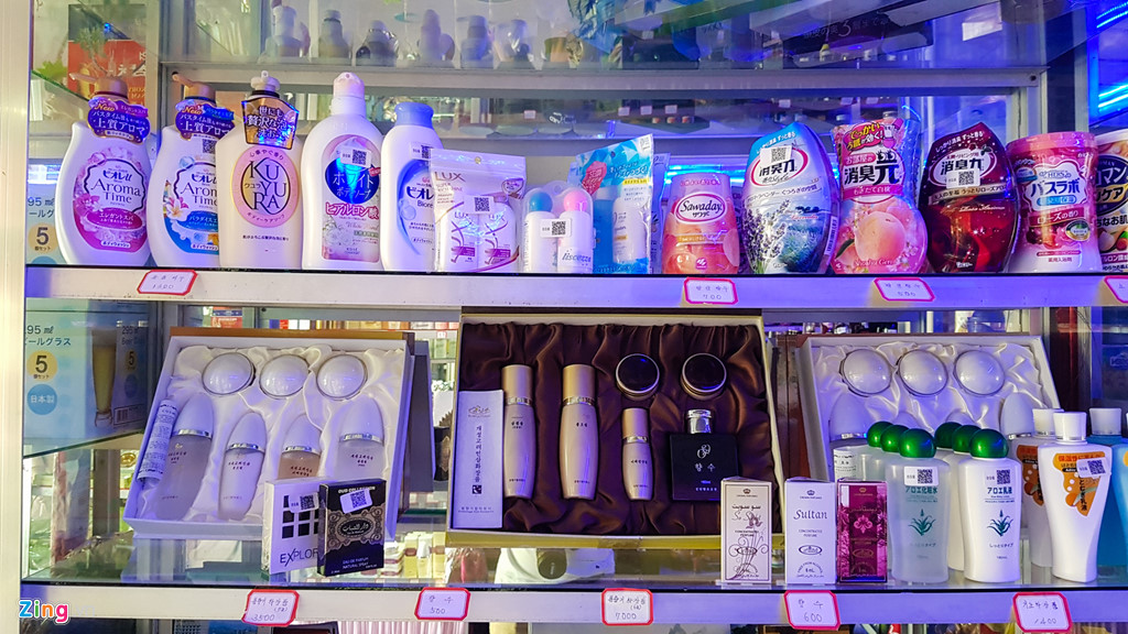 Bia Sài Gòn, nước cam Việt trong cửa hàng ở Triều Tiên