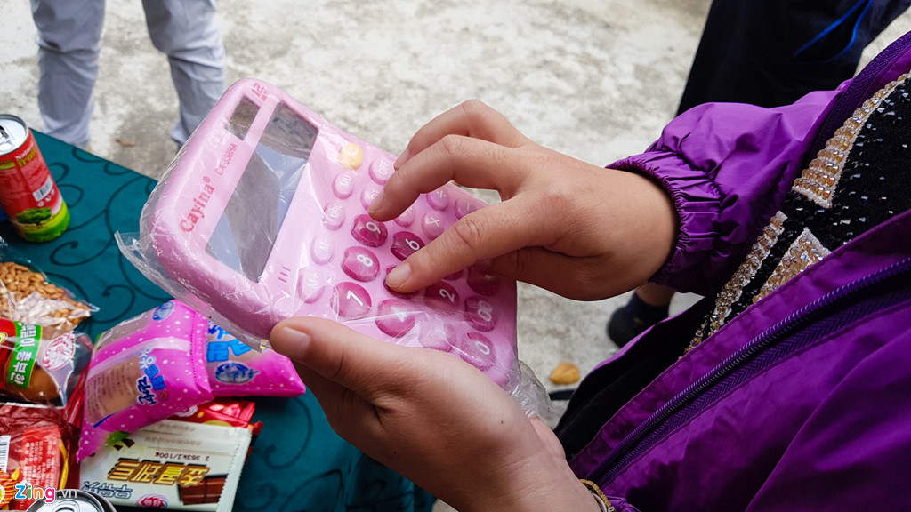 Bia Sài Gòn, nước cam Việt trong cửa hàng ở Triều Tiên