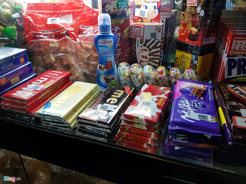 Bia Sài Gòn, nước cam Việt trong cửa hàng ở Triều Tiên