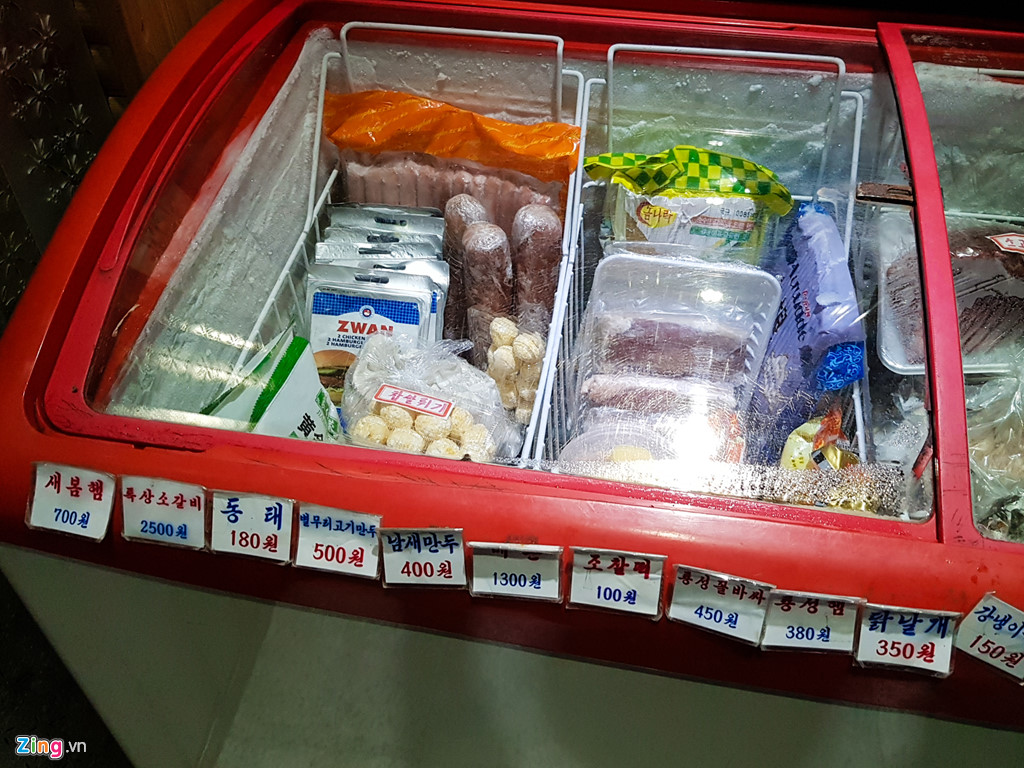 Bia Sài Gòn, nước cam Việt trong cửa hàng ở Triều Tiên