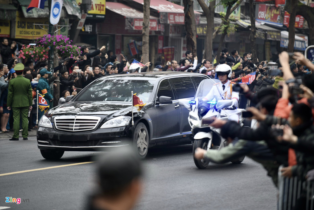 Những cơn sốt trên đường phố Hà Nội vì ông Kim Jong Un