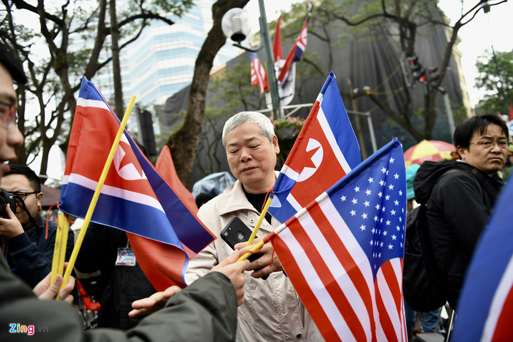 Những cơn sốt trên đường phố Hà Nội vì ông Kim Jong Un