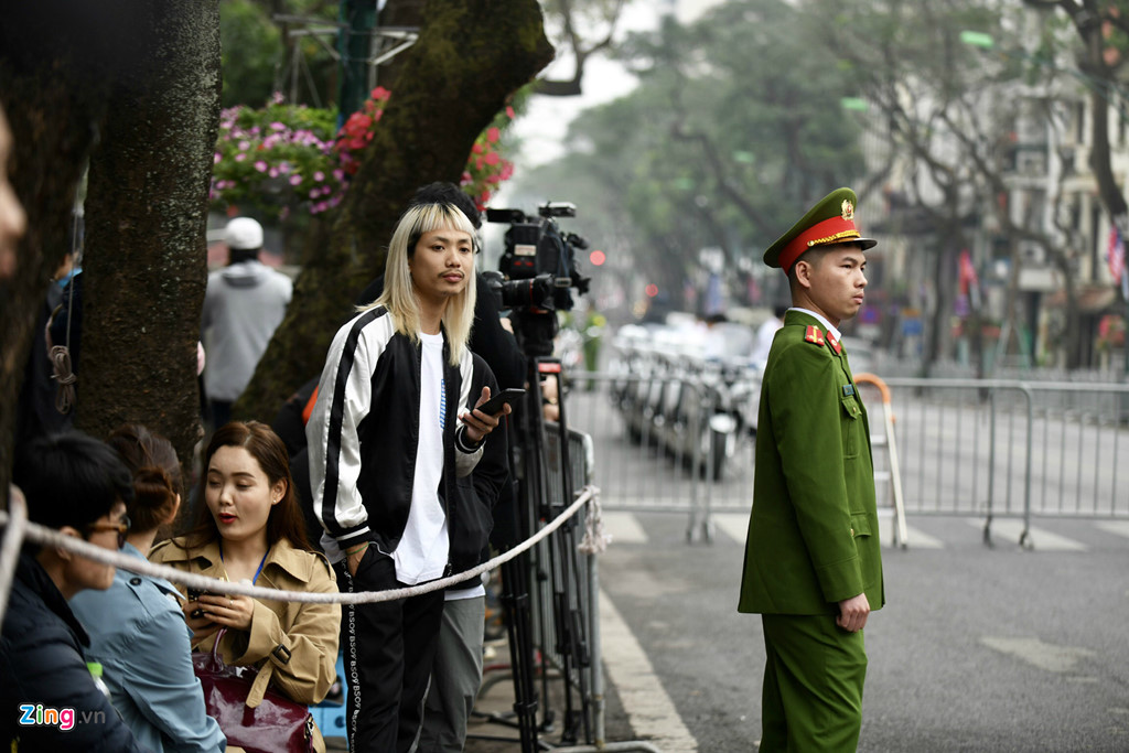 Những cơn sốt trên đường phố Hà Nội vì ông Kim Jong Un