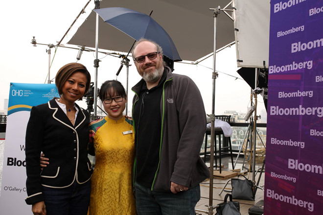 Đài quốc tế phải trả bao nhiêu để có trường quay trên cao ở Hà Nội?