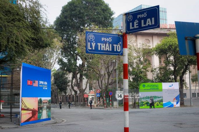 Nhiều tuyến phố Hà Nội vắng lặng, yên bình trước giờ diễn ra cuộc gặp thượng đỉnh giữa Tổng thống Donald Trump và Chủ tịch Kim Jong Un
