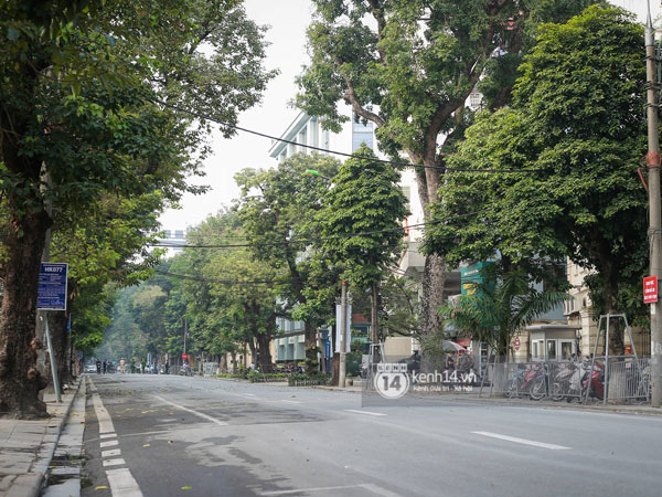Nhiều tuyến phố Hà Nội vắng lặng, yên bình trước giờ diễn ra cuộc gặp thượng đỉnh giữa Tổng thống Donald Trump và Chủ tịch Kim Jong Un