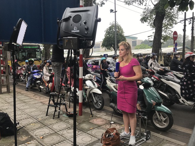 Độc đáo những trường quay siêu thực của phóng viên quốc tế tại kì thượng đỉnh Mỹ-Triều