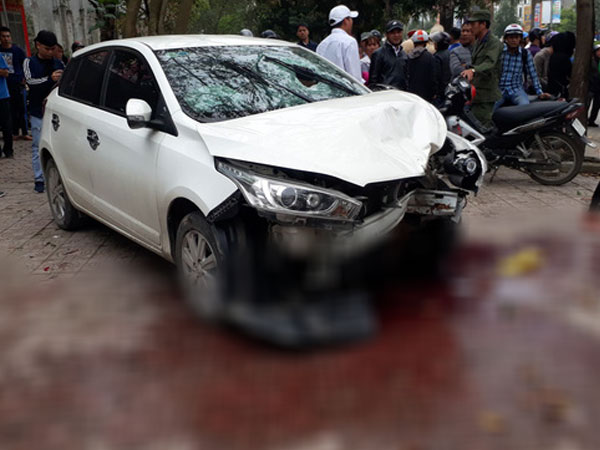 Đi khám bệnh, cụ ông đạp xe bất ngờ bị ô tô đâm tử vong