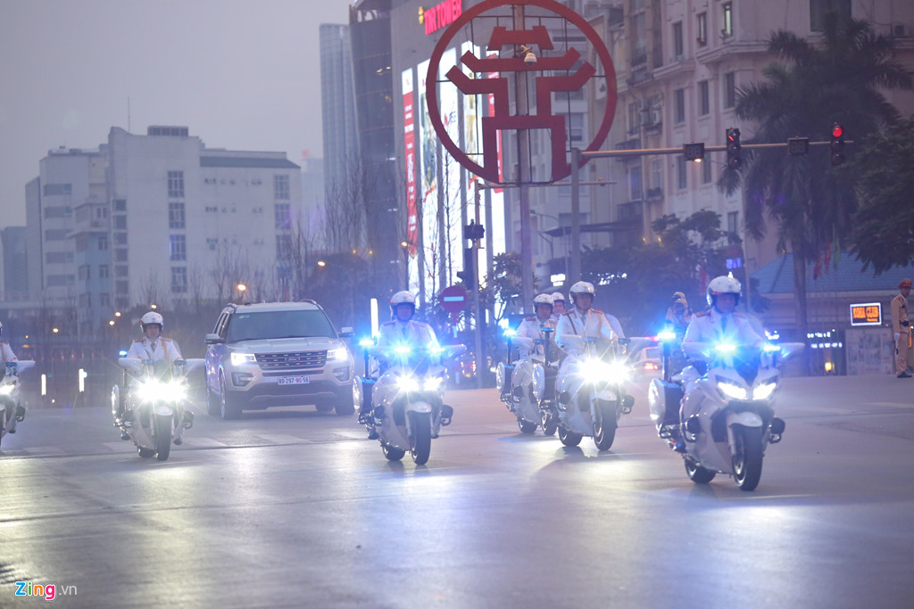 2 chiếc The Beast chở TT Trump đi gặp ông Kim Jong Un