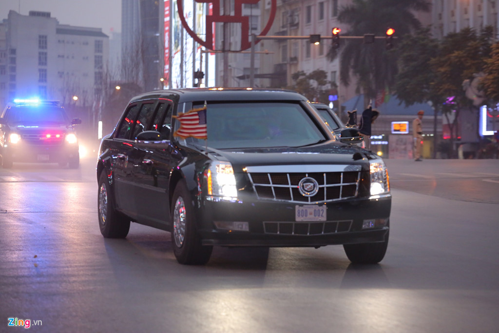 2 chiếc The Beast chở TT Trump đi gặp ông Kim Jong Un