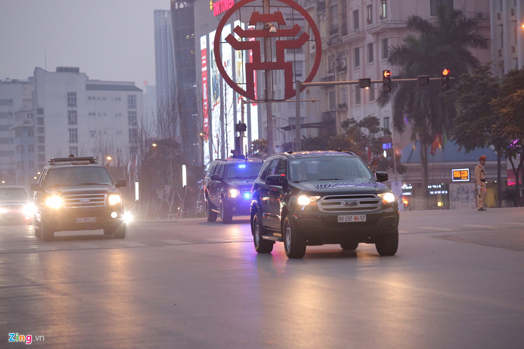 2 chiếc The Beast chở TT Trump đi gặp ông Kim Jong Un