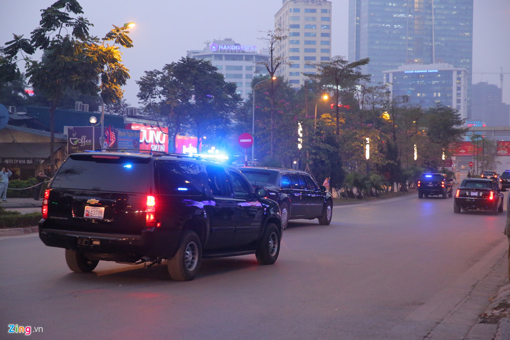 2 chiếc The Beast chở TT Trump đi gặp ông Kim Jong Un