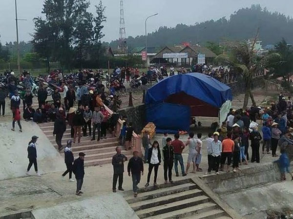 Phát hiện thi thể người cha mất tích trên biển sau 3 ngày