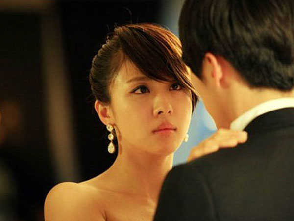 Tôi mù quáng chấp nhận việc cô ấy yêu hai người đàn ông cùng lúc